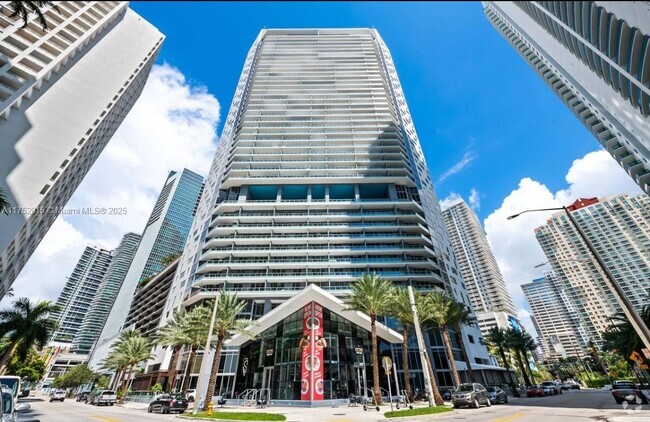 Building Photo - 1300 Brickell Bay Dr Unit 2208 Rental