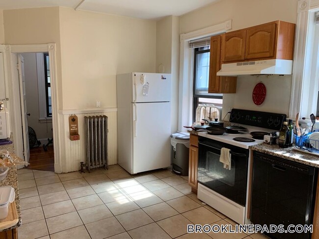 Photo - 1247 Beacon St Apartment Unit 3