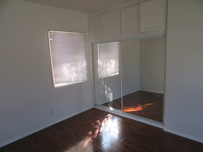 Photo - 5919 Comey Ave Unidad NA