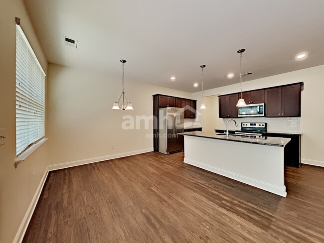 Photo - 117 Cobblestone Dr