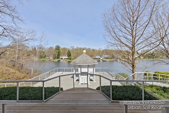 Photo - 7635 Sandy Hollow Ln SE