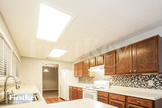 Photo - 16 Pondview Ct