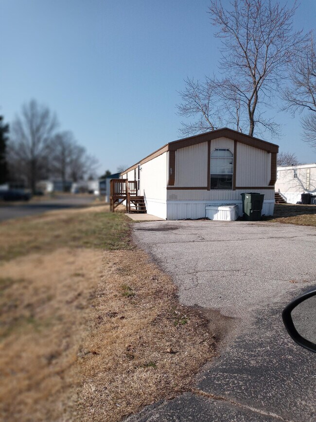 Photo - 354 Golden Dale Dr