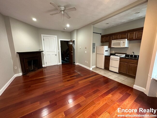 Photo - 252 Newbury St Unit 2