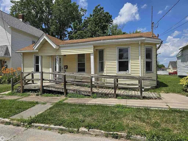 Photo - 1406 Corse St