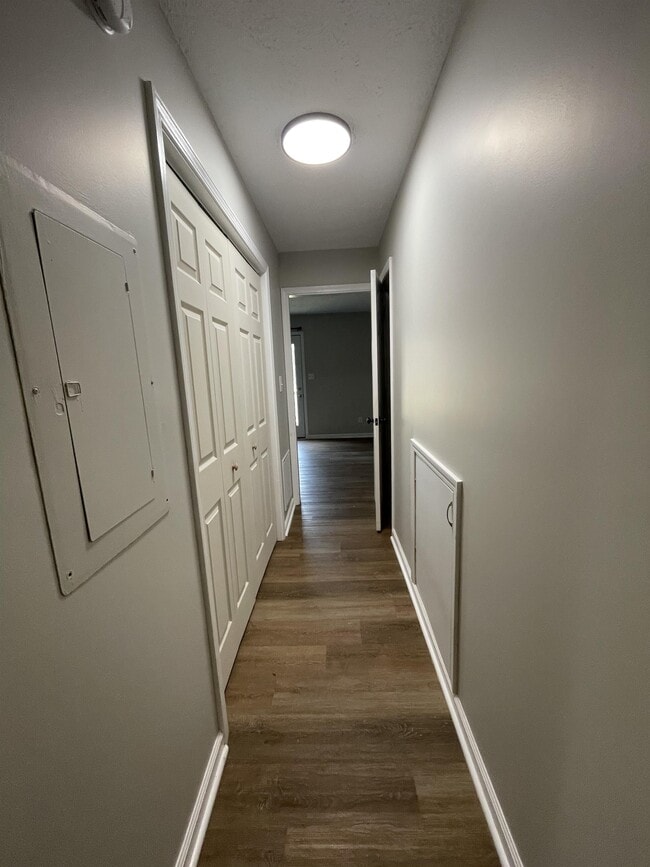 Photo - 133 E Vail Dr