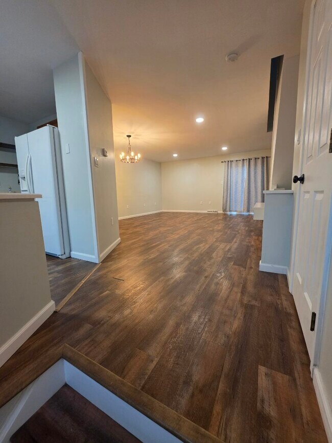 103 Edward Lee Ct
