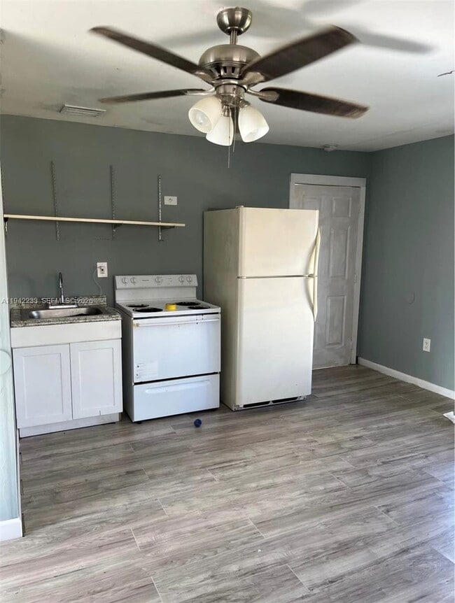 Building Photo - 1928 McKinley St Unit 4b