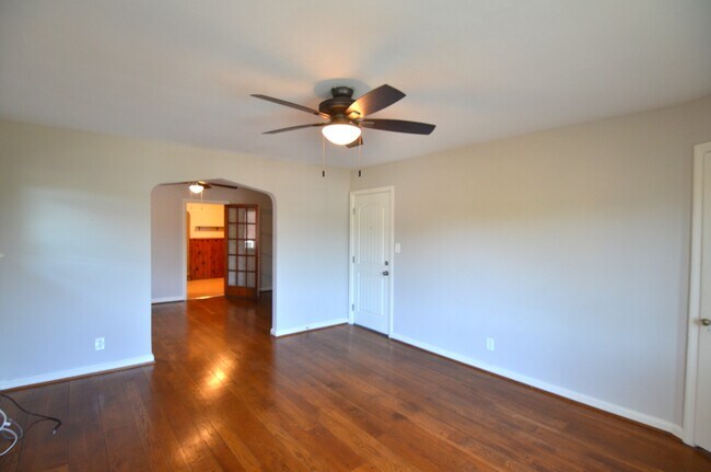 5840 Ridge Ave Unit 4