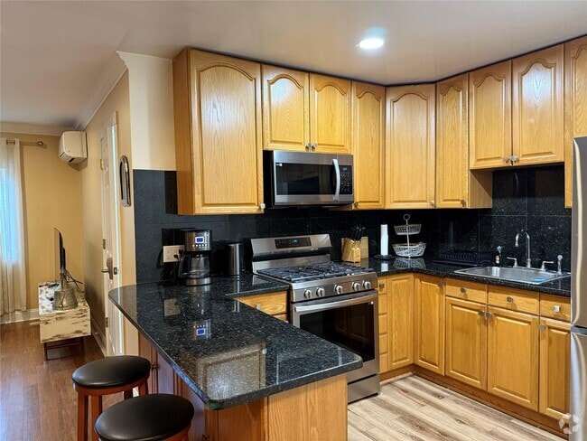Building Photo - 30-12 23rd St Rental