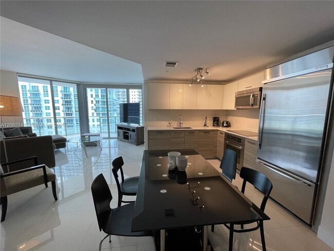 Photo - 1300 Brickell Bay Dr Unit 2010