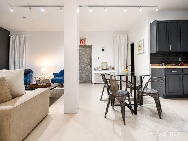 Photo - Spacious 2 Bed LOFT in Williamsburg! Unit B5