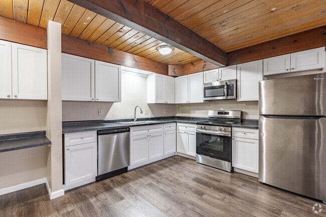 Interior Photo - Tallmadge Pointe Rental