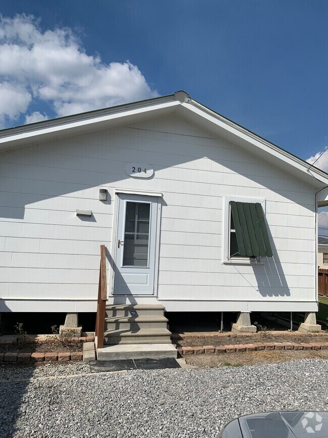 Building Photo - 204 N Carol St Rental