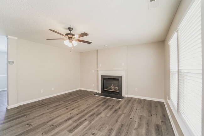 Photo - 2070 Chapel Creek Rd