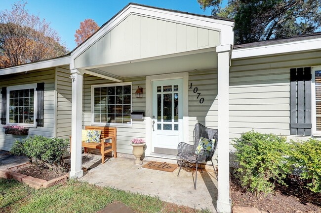 Photo - 1070 Lamonte Ln