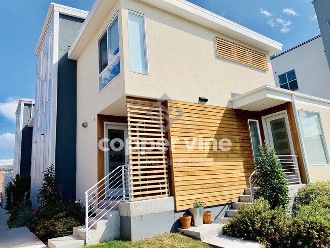 Building Photo - 4966 Lowell Blvd