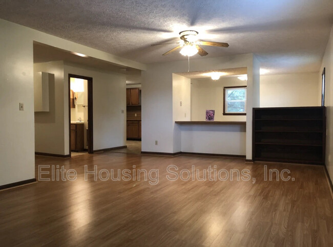 Building Photo - 108 E Buck Ave Unit E Rental