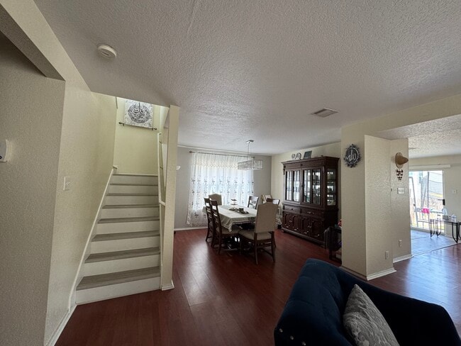 Photo - 5519 Spring Walk