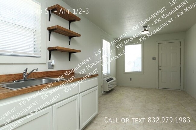 Photo - 505 E 32nd St Unit Apt 1/2-3