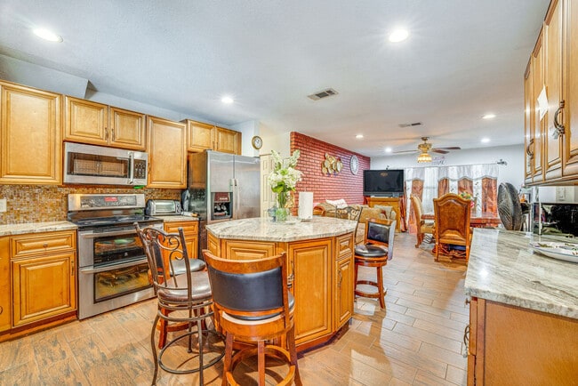 Photo - 281 W 18th St Unidad SI ID1545859P