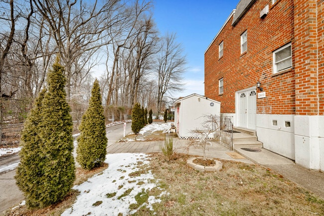 12450 Knights Rd