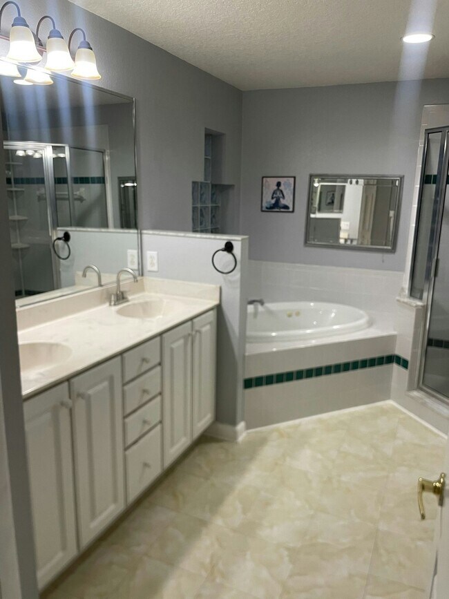 Photo - 6018 Gentle Ben Cir