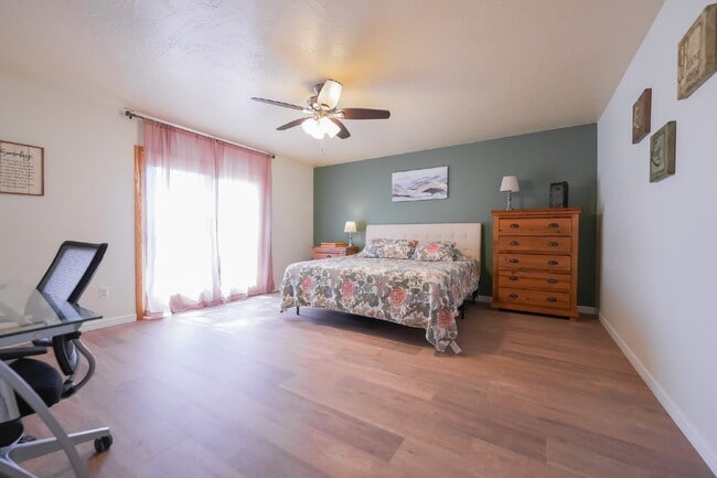 Building Photo - Private Room for Rent with Outdoor Ameniti... Rental