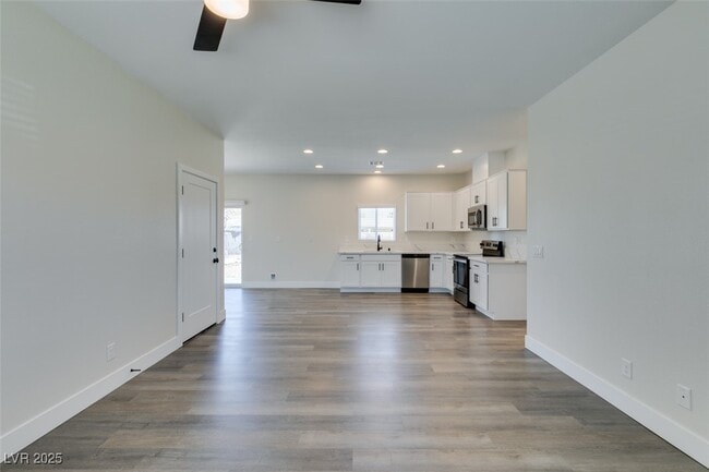 Photo - 1912 Carver Ave