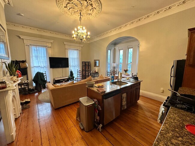 Photo - 131 Hillside St