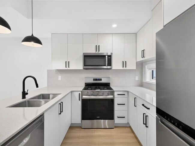 Photo - 11306-11123 123 St NW Unit Main A