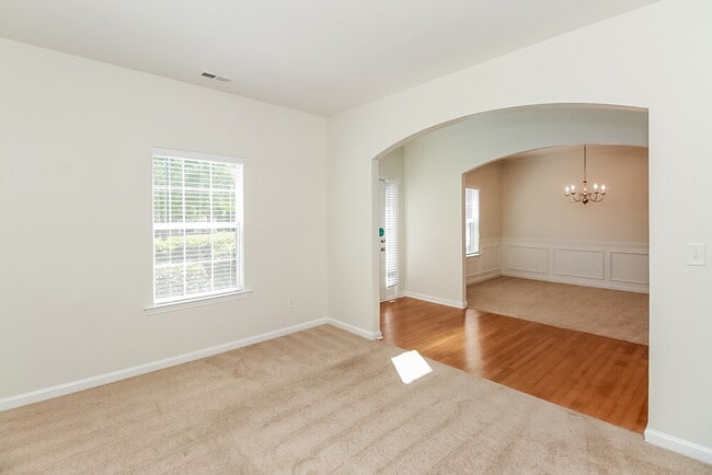 Photo - 7698 Overlook Bend