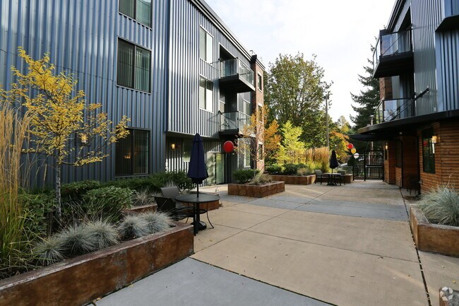 Photo - Redmond Square