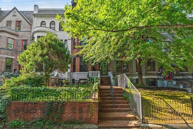Building Photo - 1312 Euclid St NW Rental
