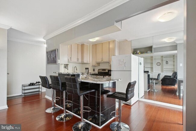 Photo - 950 25th St NW Unidad 1012-N