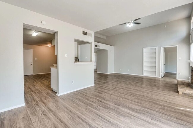 Building Photo - 2220 Wamsetta Dr