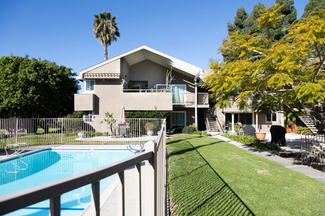 Photo - 2517 Navarra Dr Unidad 2E