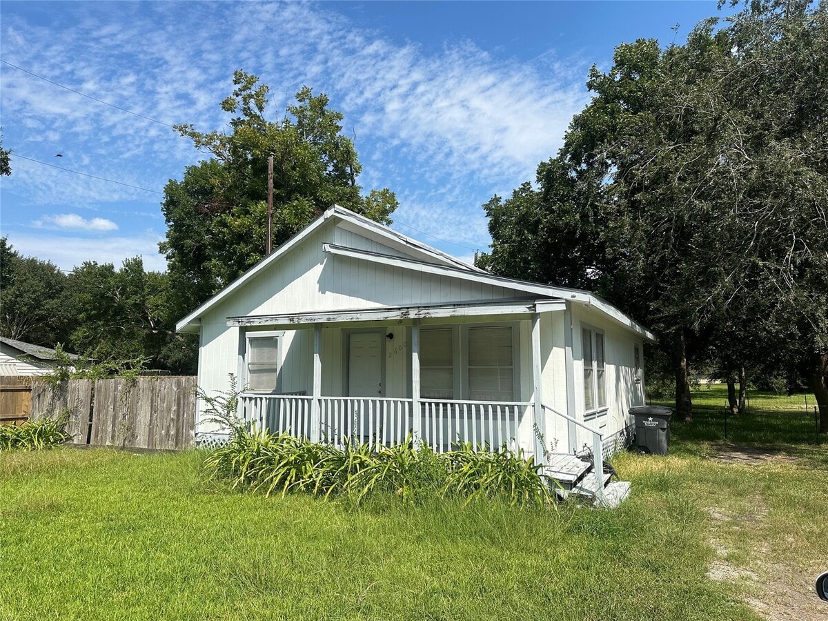 Photo - 2600 Stadium Dr