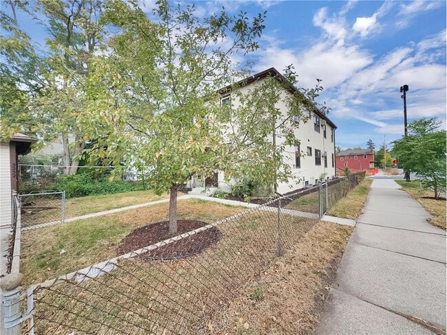 Photo - 3252 Grand Ave S Unit 1