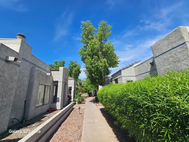 Photo - FREE RENT INTERESTED?? Welcome nearly new, updated single-level patio home
