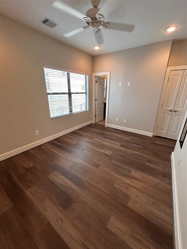 Photo - 211 Milby St