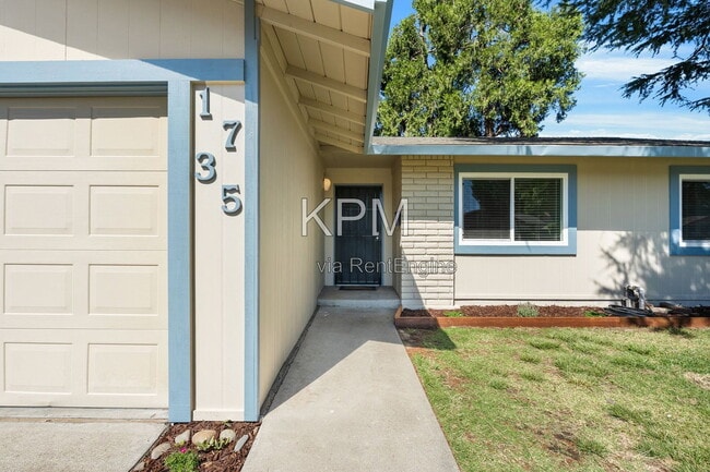 1735 Kingwood Ave