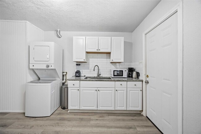 Photo - 6734 Burkett St. Unit 4