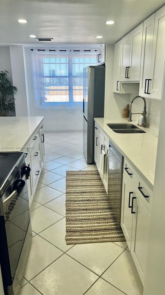 Photo - 251 174th St Unidad 204