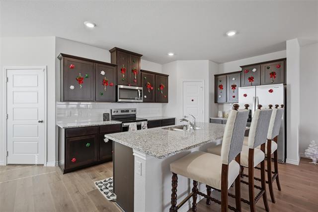 Photo - 732 Thorn Crk Dr