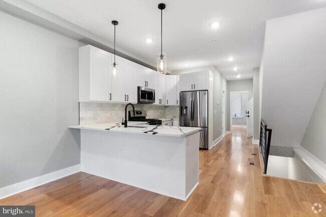 Building Photo - 3037 W Sedgley Ave Unit 1 Rental