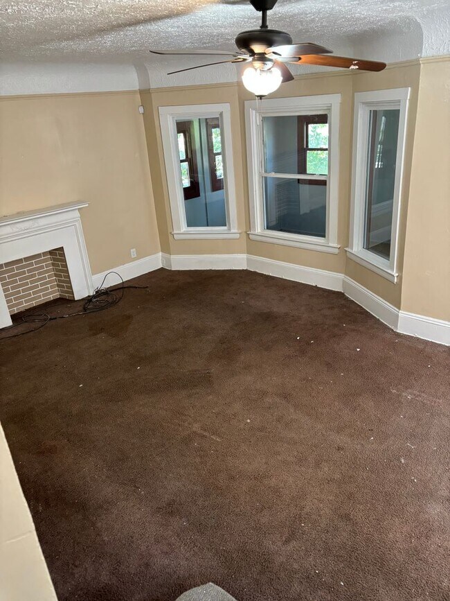 Photo - CLEVELAND EAST SIDE 4 BEDROOM SINGLE HOME