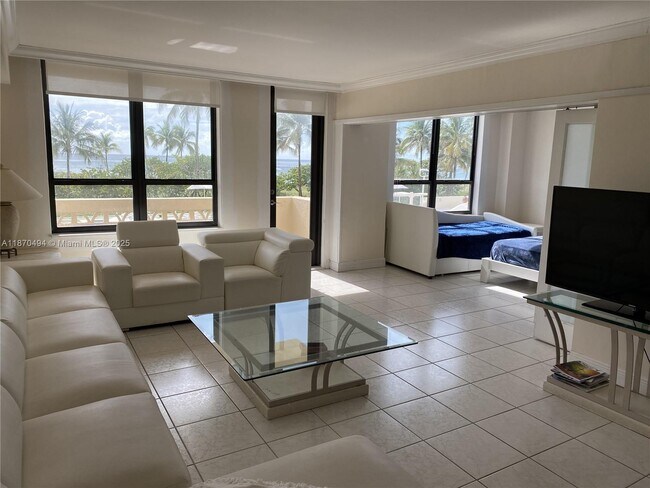Photo - 10185 Collins Ave Unidad 319