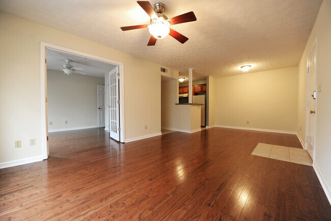 Photo - 100 Downing Way Unit Creek Pointe