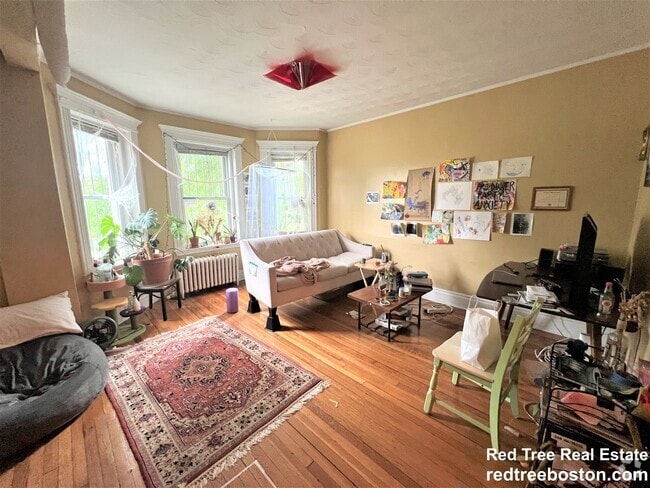 Building Photo - 1721 Commonwealth Ave Unit 1 Rental